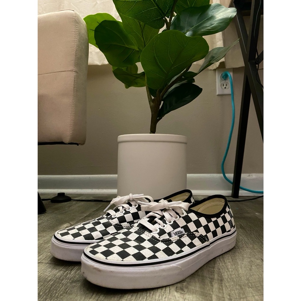 Checkered low top Vans